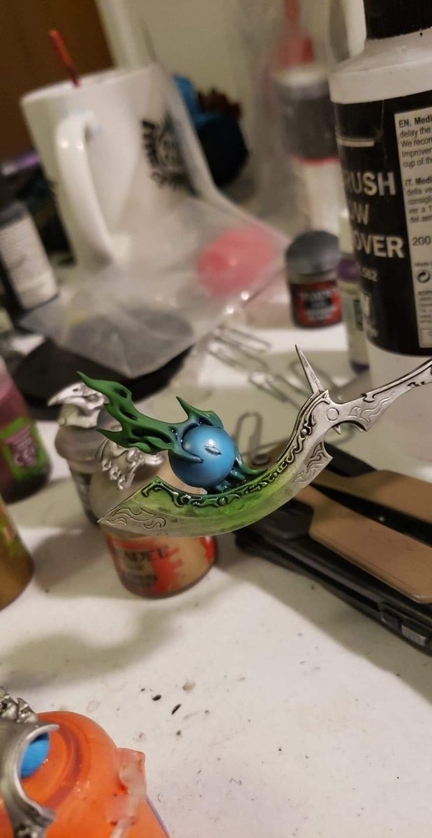 Trying something different with Maggie's staff. #warhammer40k #warhammer #tabletop #tabletopgames #hobby #painting