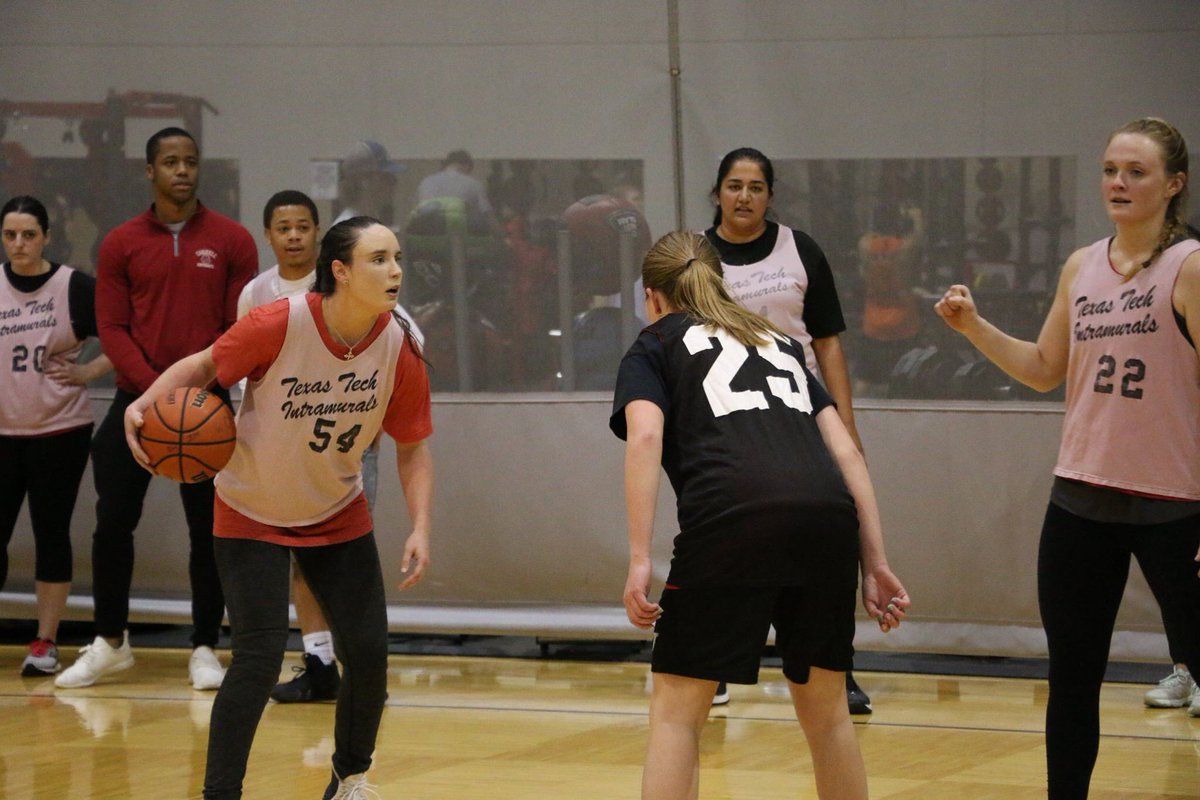 TTUIntramurals's tweet photo. A few from tonight’s IM Basketball #champnight! #everyoneplays 🏆🏆🏆 https://t.co/wB6xT8ETlz