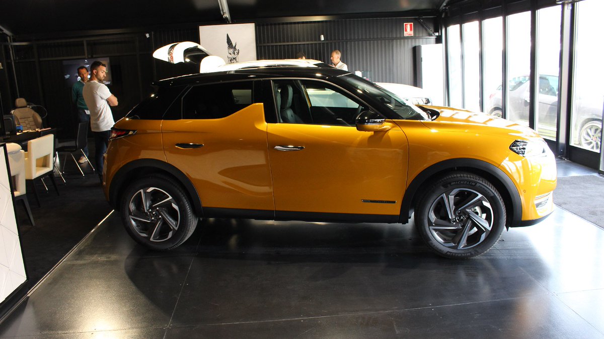 automobiles_ds's tweet photo. Lo tenemos!! Por fin llega a #Valencia el nuevo #DS3Crossback #Puretech #PureTech130 #GrandChic #Ds3 #dsstorevalencia #dsautomobiles https://t.co/Dhcr9TgxrC