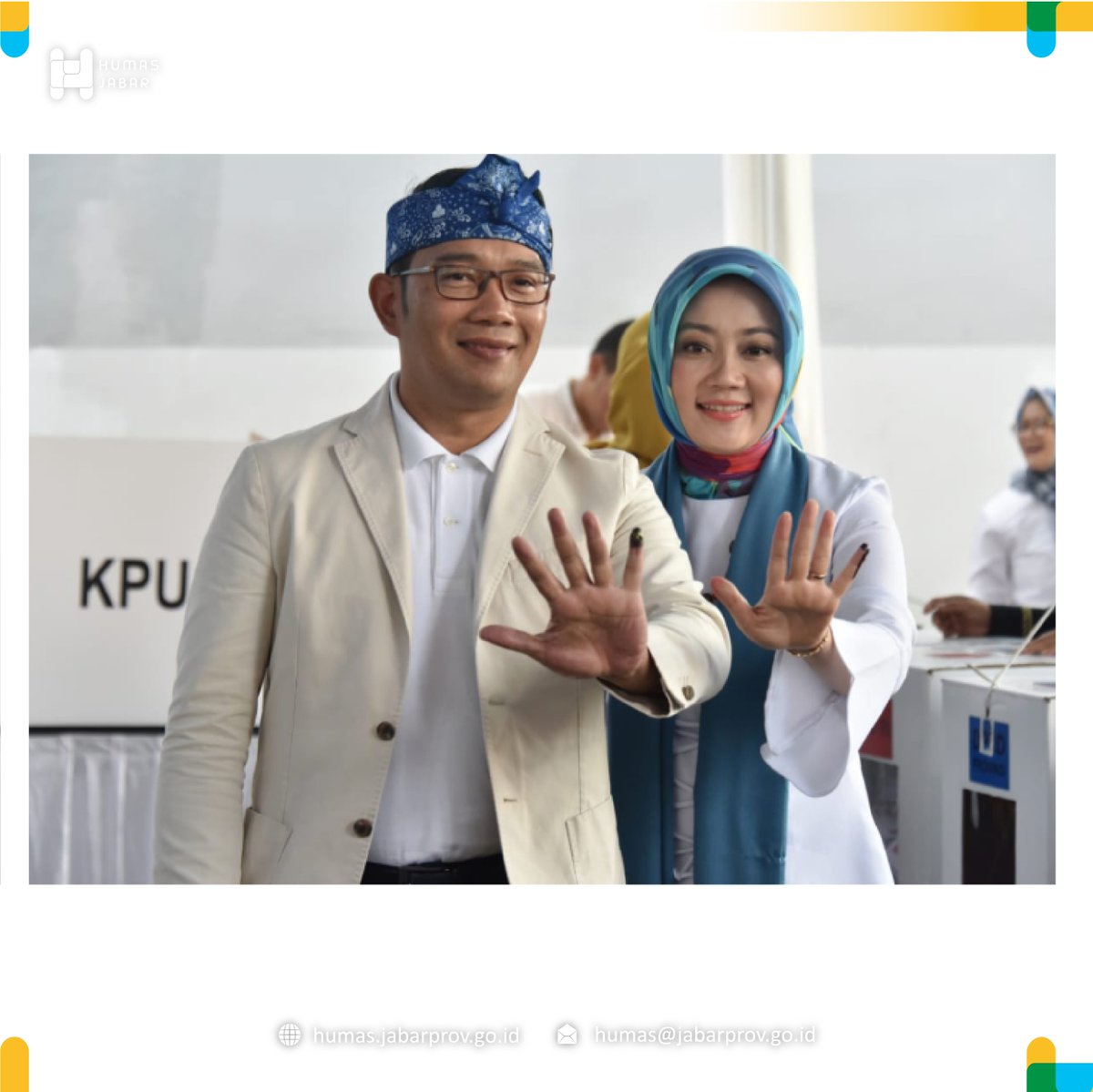 humasjabar's tweet photo. Gubernur Jabar @ridwankamil beserta Istri Ibu @ata_lia melaksanakan Hak Pilih Pemilu 2019 di TPS 32 Jl. Cigadung Selatan, Kota Bandung.

📸: Mulyanto / Humas Jabar #humasjabar #beritahumasjabar
#Pemilu2019 #PemiluJabarGembira https://t.co/o3imiUDeoR