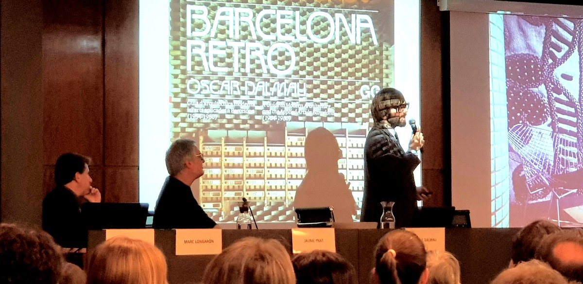 lluiscomeron's tweet image. Presentació a @COACatalunya del llibre d&apos;Oscar Dalmau #BarcelonaRetro @philmusical, amb @jaumepratarq i @LongaronMarc, donant a conèixer i compartint l&apos;interès i el valor de l&apos;arquitectura dels anys 54-80 a Barcelona més enllà de la mirada especialitzada dels arquitectes.
👏👏👏