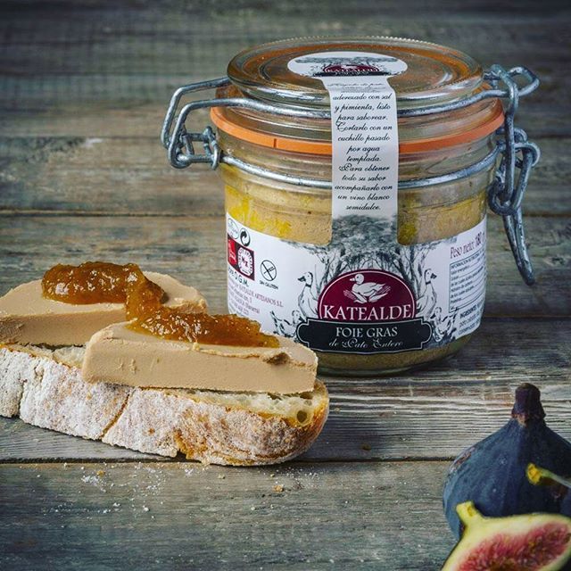 A superb duck foie gras entier is one of the finest producers of the region Katealde in Northern Spain 🥰 its smooth and delicate 👌

#spain #montadito #london #londonfood #onlineshopping #helloworld #eatgood #instagood #farmhousestyle #spanish #delica… bit.ly/2KKBcga