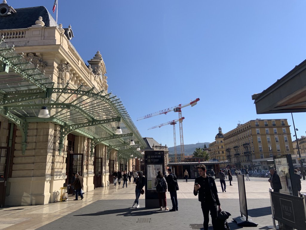 K_Hin's tweet photo. Picture of the Day: Nice train station, the main transport hub of the French Riviera https://t.co/yavpqCMpKf https://t.co/lp5m0Mh6Ix