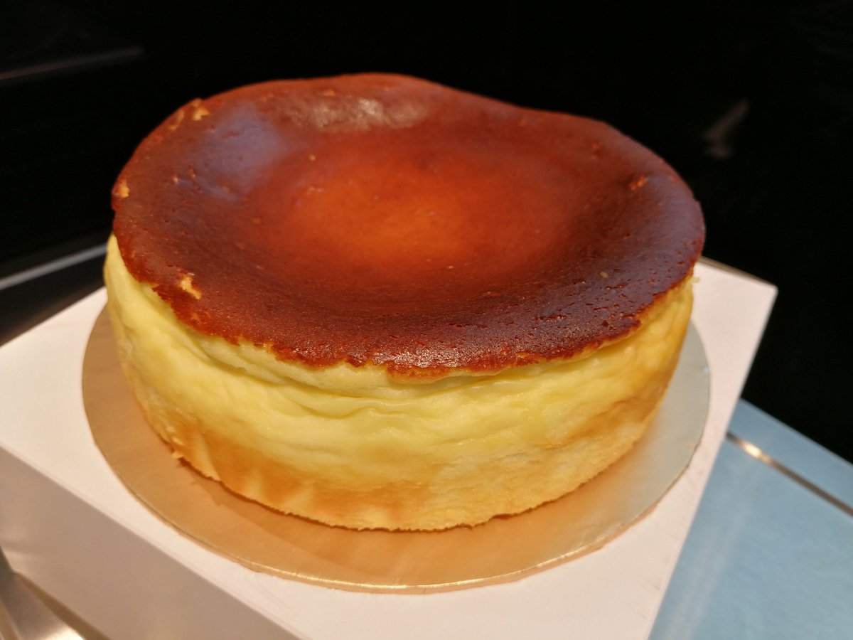 MarionCrepe_MYS's tweet photo. Crepes may be our specialty, but we also bake a pretty damn fine cheesecake! Whether as a crepe filling or on its own, our Tokyo Rich Cheesecake is a must try!
Cheesecake Crepes from RM16.90~RM18.90
1 slice RM12
Whole cake RM48
#cheesecake #dessert #foodkl https://t.co/jZmMl9sCV8