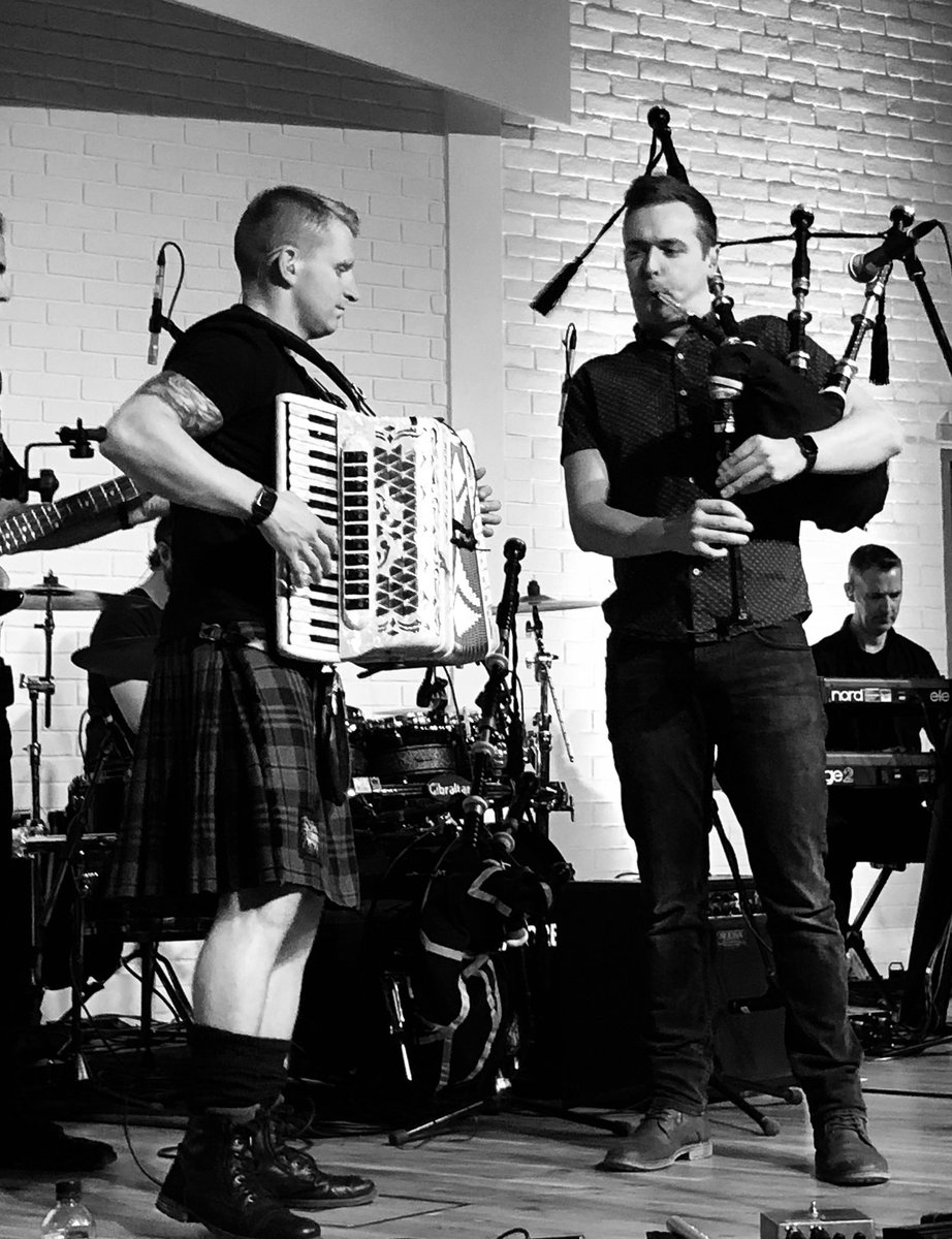 Another terrific gig from @Skerryvore in Emsworth #tunes #bagpipes