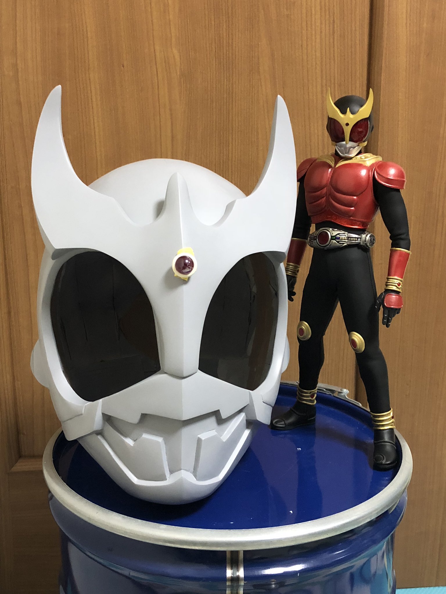 仮面ライダークウガ コスプレ用マスク 塗装完成品 眼部発光ギミック付 仮面ライダークウガ コスプレ用マスク 塗装完成品 眼部発光