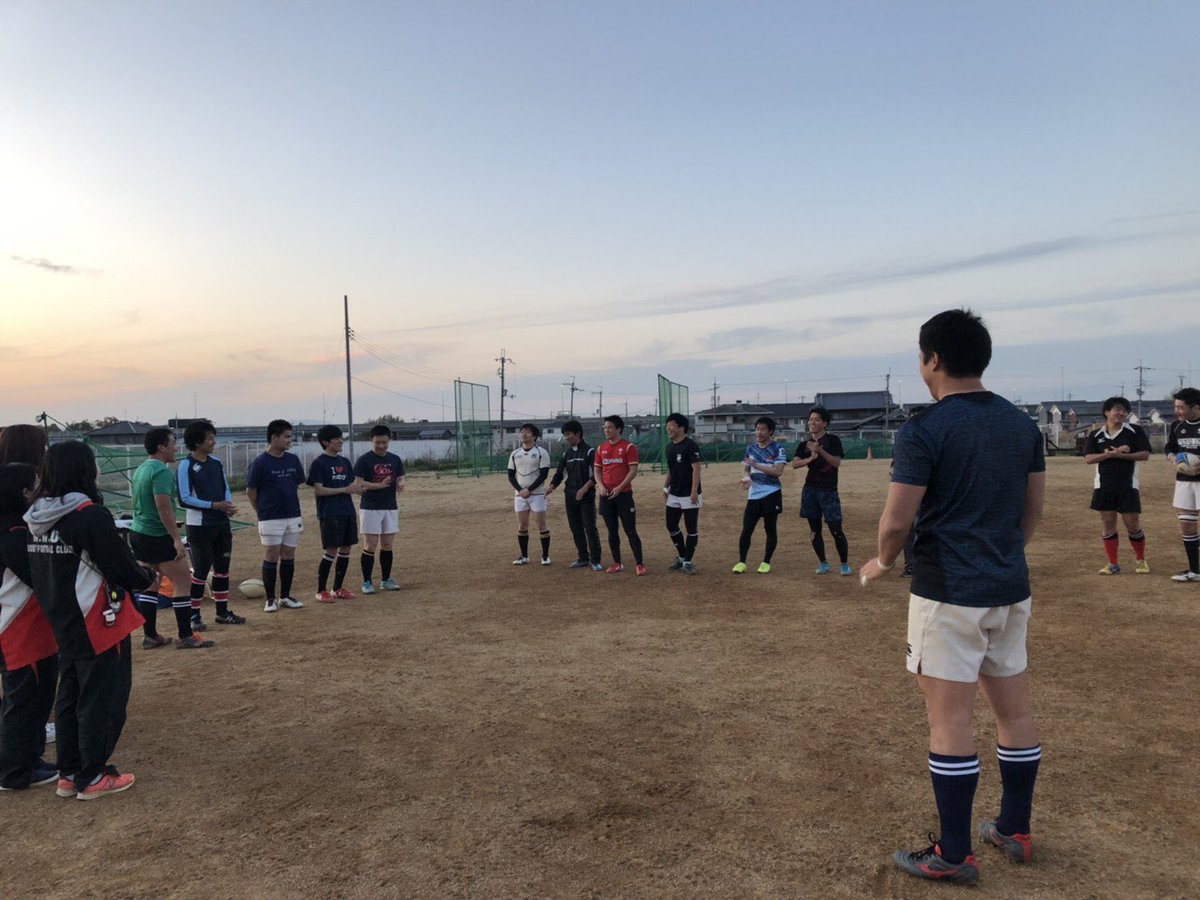 NMU_rugby2023's tweet photo. 昨日の練習には、5人の新入生が遊びに来てくれました！

そして、ようやく1人目の部員が誕生しました！！🤩🎉

本当にありがとう！

まだまだ勧誘は続きます！
どこの部活にしようか迷っているなら、ぜひラグビー部へ！！🏉 https://t.co/Zb62J9DlNH