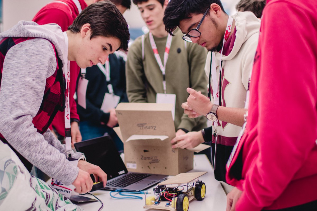 ASTI_France's tweet photo. Nous nous sommes bien à #ASTIChallenge!
Une fête de la robotique à @museoevolucion, organisée par @astifoundation et sponsorisée par @astimrobotics et @caixabank
#ASTIRobotics @AstiChallenge
@ASTITechGroup @veronicapascboe @RubenMG_Burg @Roberto_Ranz https://t.co/nMnrxaQOX2