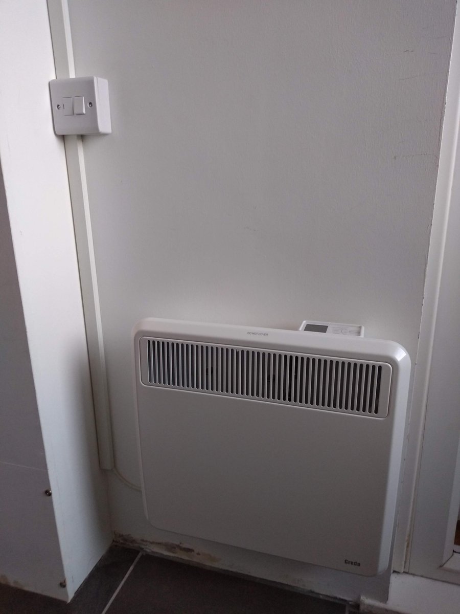 ElectricGraeme's tweet photo. Installing a new circuit and heaters in a utility room https://t.co/0OVuKPr4XV