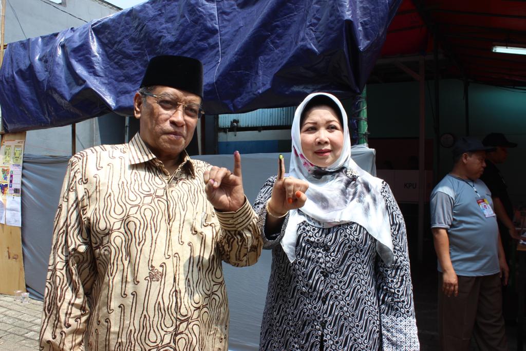 KH Said Aqil beserta ibu tunaikan kewajiban Pemilu
