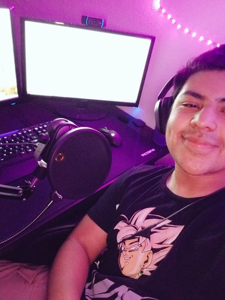 eddie_doee's tweet photo. Streaming on twitch is probably the best thing I've ever done. I love what I do 🙏 https://t.co/vWhm0EbR7W