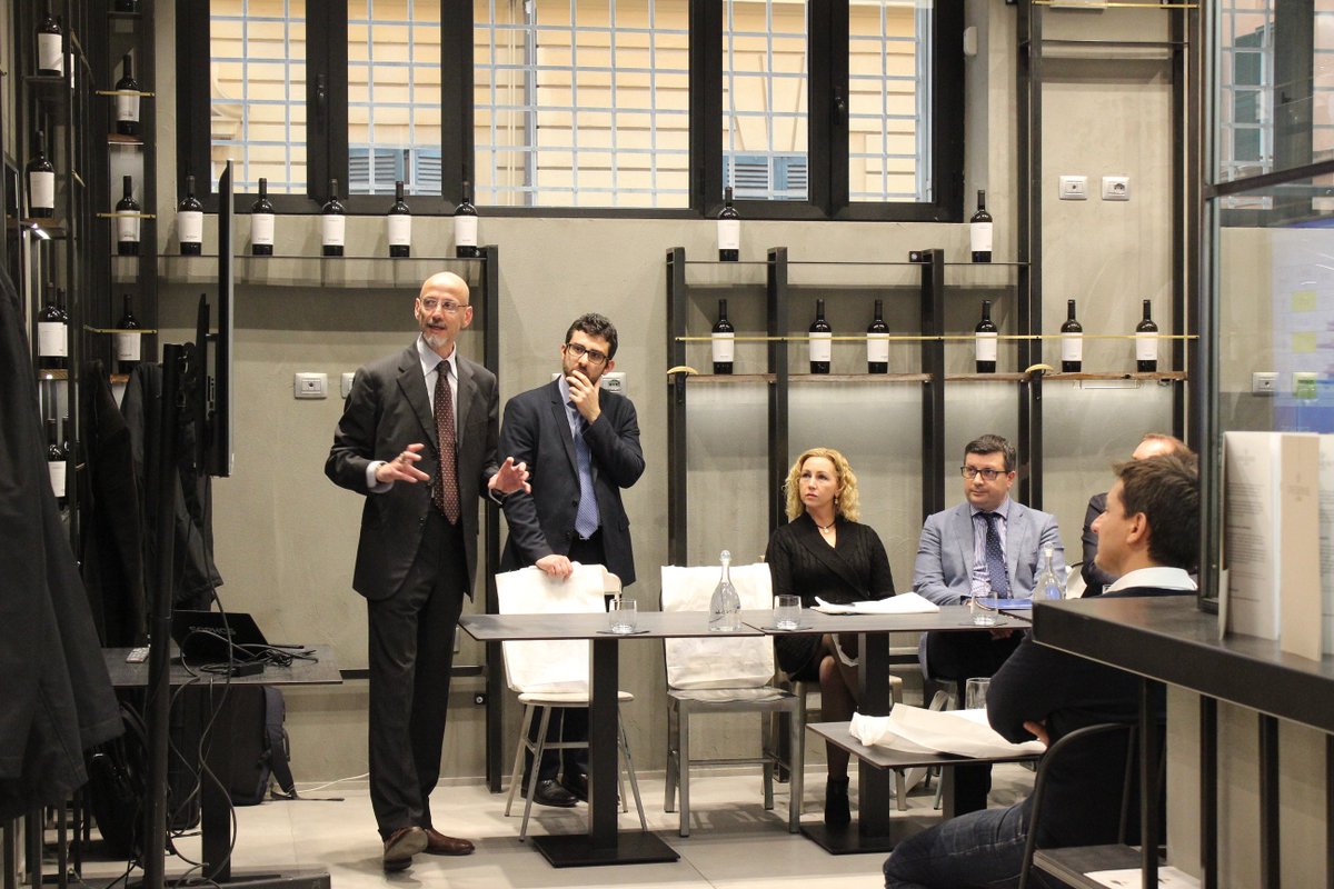 Bludis_it's tweet photo. La settimana scorsa siamo stati ospiti di @fabiocampoliUK nella splendida cornice di OneSense Roma, per parlare di nuove tendenze di #cybersecurity. Grazie a @SophosItalia, Sirti Spa ed a tutti i partecipanti! #eventinabox #sophos #campoli #onesense https://t.co/C2TMuST2UJ