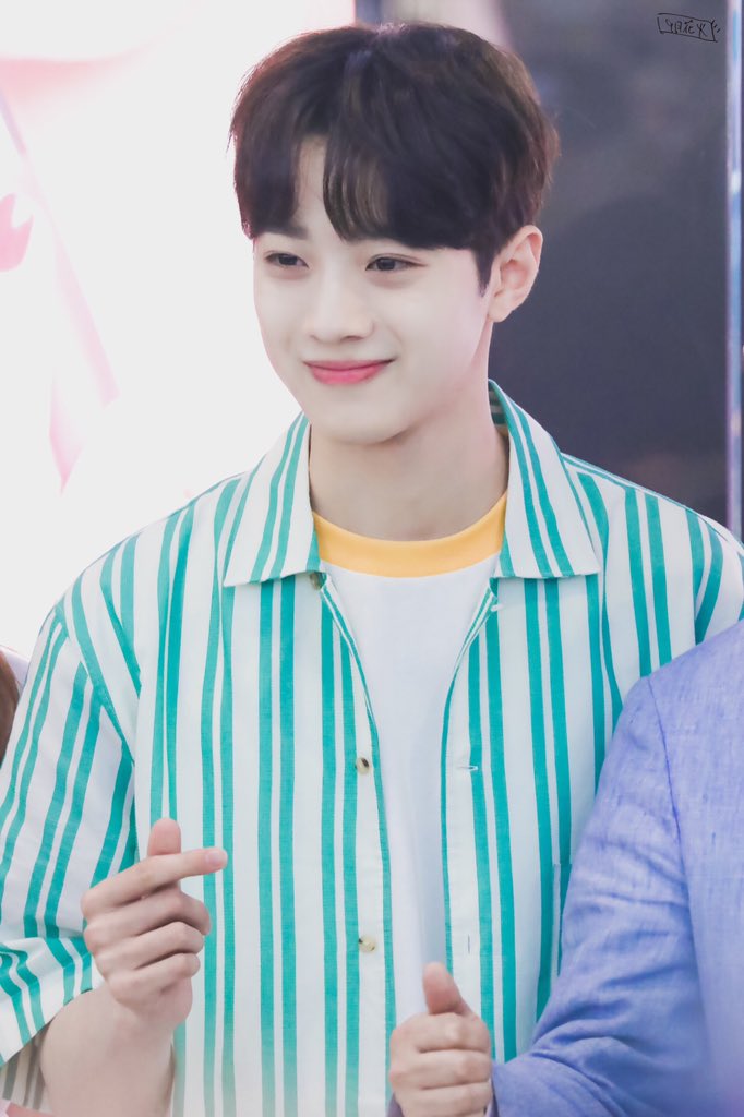 SeptFlowerbomb's tweet photo. 190415 LOREAL IDMALL #라이관린 #Laikuanlin #賴冠霖 https://t.co/3NSHP6sKfZ