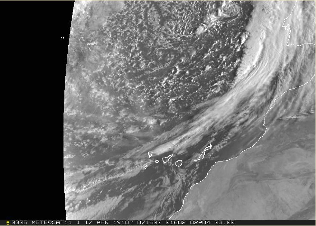 Hoy nos atraviesa un frente con probabilidad de lluvias débiles localmente moderadas en el norte de las islas de mayor relieve. No se descartan lluvias débiles en Lanzarote y Fuerteventura por la tarde. Viento noroeste-norte flojo a moderado.  Mar de fondo del noroeste de 2 a 3 m