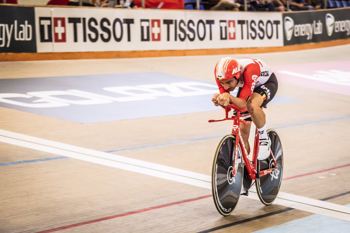 UCI_cycling's tweet image. 55.089 km 👏 and a new #UCIHourRecord 🕐 timed by @Tissot for @VCampenaerts 🇧🇪 

🗞 Read our latest report here 🔗 bit.ly/2ZfP5WS