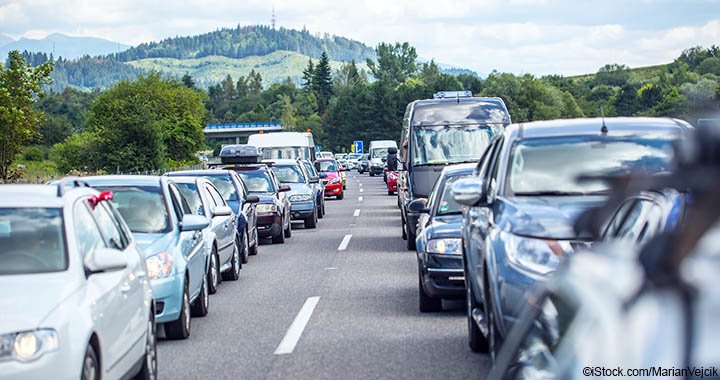 ADAC's tweet photo. Rund um #Ostern wird es auf den Autobahnen voll werden. Die längsten Staus erwarten wir für Donnerstag- und Montagnachmittag. Deutlich ruhiger wird es dagegen am #Ostersonntag werden #Gründonnerstag #Ostermontag #Oster2019 https://t.co/BFeu3UGWQ9