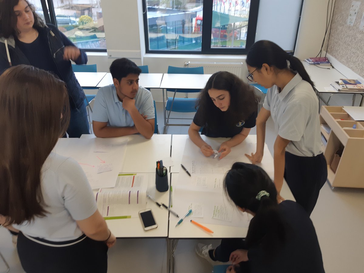 Making connections between reasons for US failure in Vietnam.