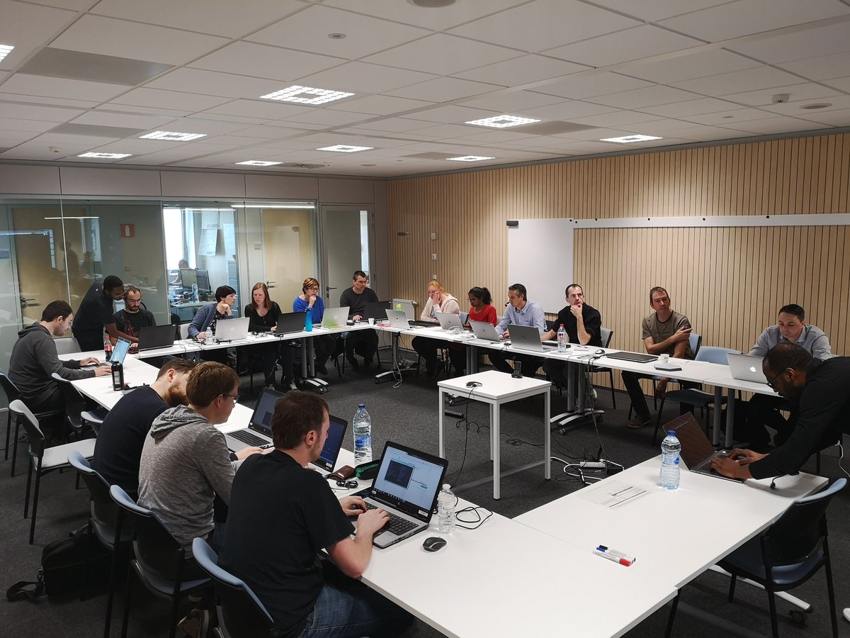 ITCubes's tweet photo. Our first HackJam just started #angular #colruytgroupie #hackages https://t.co/n4n2qHZJJb