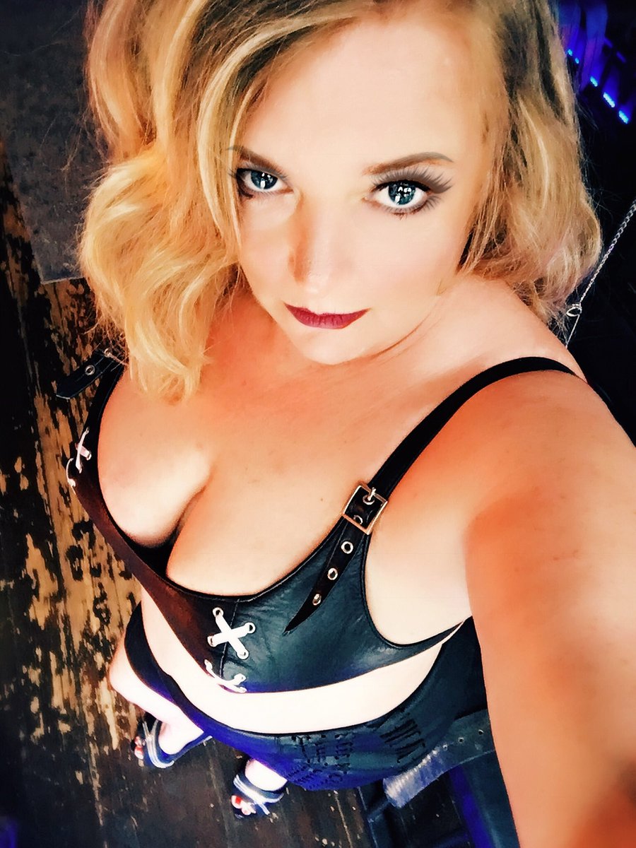 MsScarlettBlack's tweet photo. Let me to take you to the #Edge #Edging , tied down and teased - begging repeatedly for release, cruel teasing, will I allow you that pleasure ? #mistress #rease #slave #used #Eastmidlands https://t.co/IEmpaHc7r7