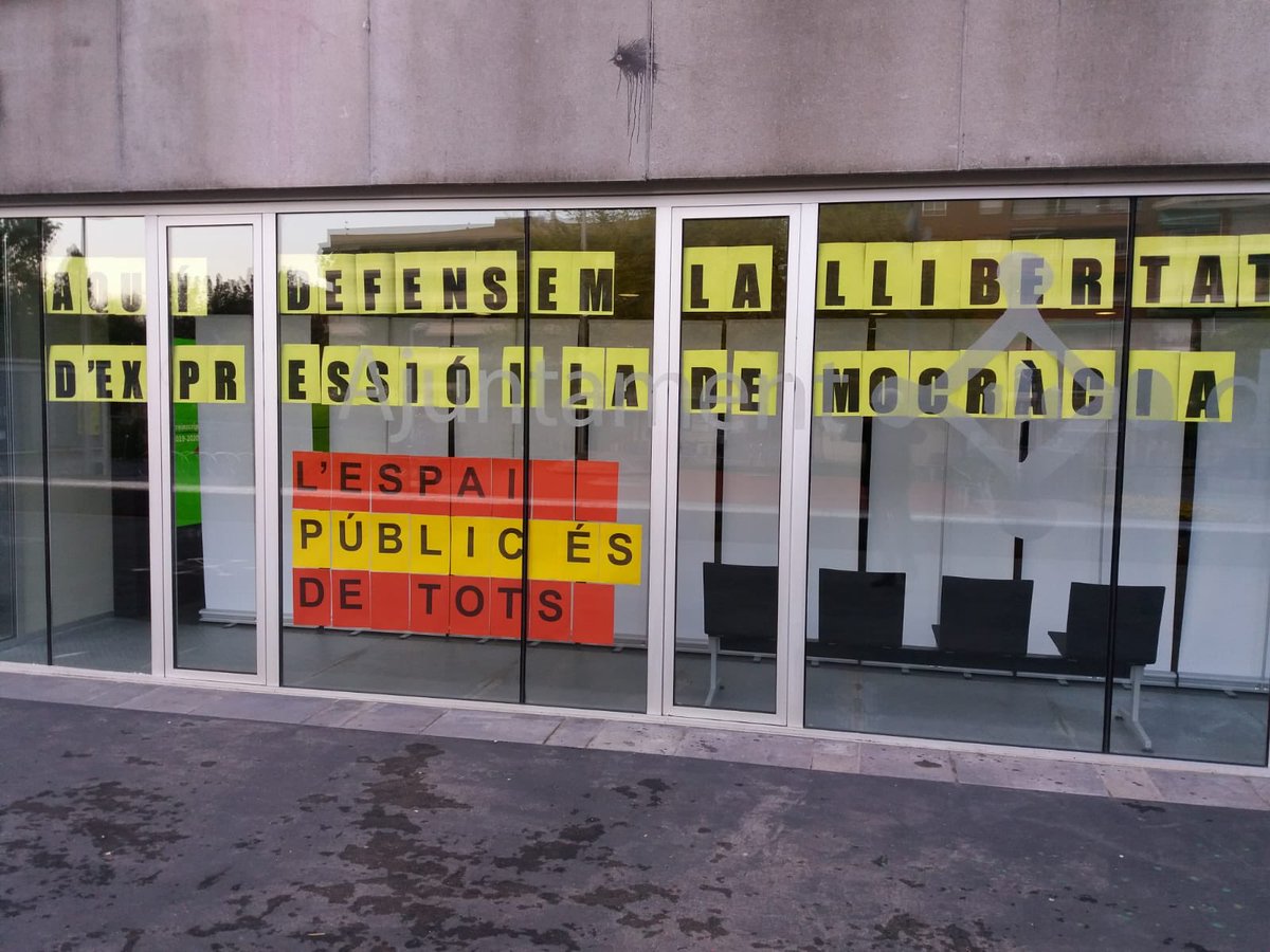 los7de90001's tweet photo. @AlvaroBenejam @FarsaTodo @DavidBu38326294 @SrVendeHumo @ajsantcugat @martamarreromar @agenersurrell @FrancescorellaM @CarmelaStC @cugatcat @totsantcugat @elperiodico @elCugatenc @tvsantcugat @LocalCatalunya @SantCugatOnline @santcugatnotis @elmundoes @PodemStCugat @policiastc @Cs_Santcugat @StCugatInforma @ercsantcugat @PPSantCugat @ArranStCugat @cupsantcugat @socialistes_cat @mireiaingla @FrancescCarol @CarmelaFortuny @CarmeOliver @a_ciprian @DimitriDefranc @EMDValldoreix @GentxSantCugat @guardiacivil @mossos @anji_santcugat @joventsantcugat @juntsxstc @UNITSperStCugat @Cugat_Psc @SolerPere @CortesXavier @eduardoinda @pacomarhuenda @pedroj_ramirez @IgnacioRigau En vez de tanto collage de colores y mensajitos de unos y otros, deberían de poner bien grande "EL @ajsantcugat y @CarmelaStC DISCRIMINAN SALARIALMENTE A SUS TRABAJADORES! IGUALDAD SALARIAL!" PAGA A UNOS MAS QUE A OTROS POR EL MISMO TRABAJO" ¿A alguien le preocupa esta situación? https://t.co/pX2LF9uoxD