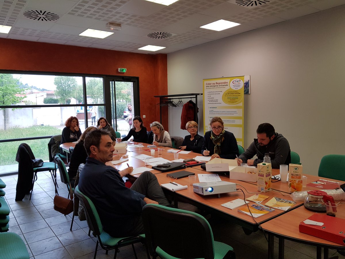 CapebHerault's tweet photo. Mardi 16 avril - réunion de la commission des femmes d'artisans à Clermont l'Hérault - 15 présents (es) - Les aides à l'habitat avec le GEFOSAT - Les conventions collectives et RGPD - Merci à toutes (et tous) pour votre participation ! https://t.co/sSvBDnlqG8
