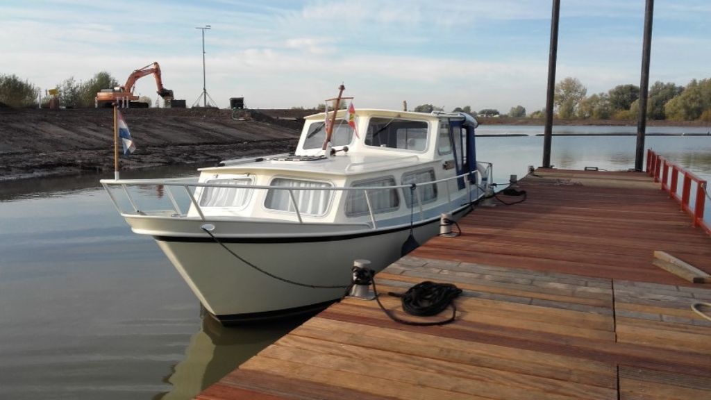 bootkopen_nl's tweet photo. Smelne Kruiser #tekoop aangeboden:
https://t.co/d4h9y2OSmX

#motorboot #boot #boten #boottekoop #botentekoop #bootkopen #kajuitboor #motorjacht #crown #kruiser #hiswa2019 #vaarseizoen #watersport #voorjaar #lente #zomer #Nederland #goedemorgen  #varen https://t.co/cWVvGWe1Dk