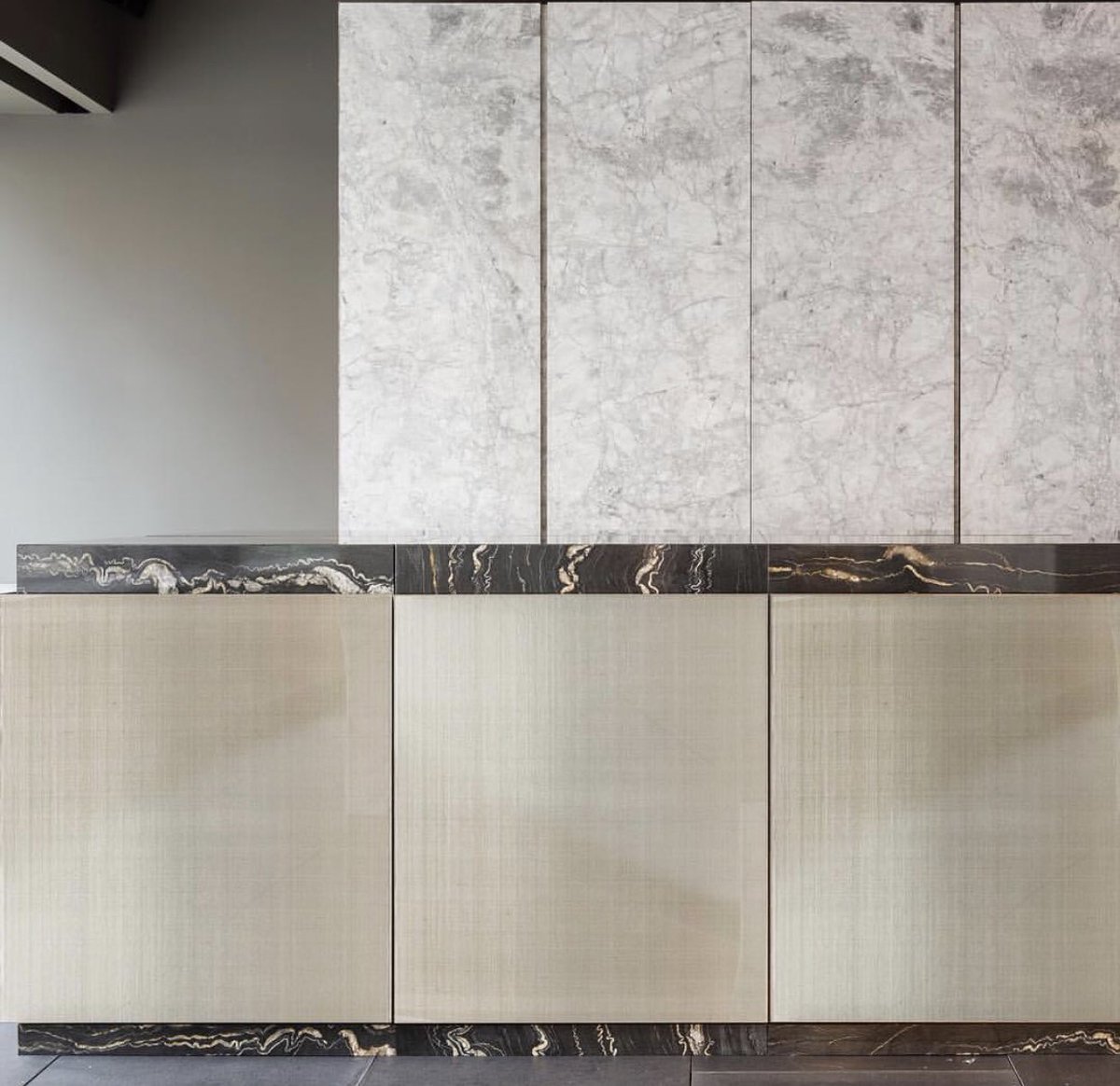 alexcrabtreepr's tweet image. This is #MinottiCucinne very clever wine storage that with a touch of a button rises out of the worktop! #innovativekitchen #contemporarykitchen