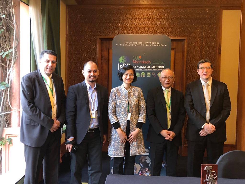 isdbinstitute's tweet photo. IRTI Signs MoUs, Discusses with Partners on Smart Solutions and Capacity Development during the 44th @isdb_group Annual Meeting in #Marrakech #Morocco 
https://t.co/eWzaCl4NYz
#AM44 https://t.co/cZoI38A55q
