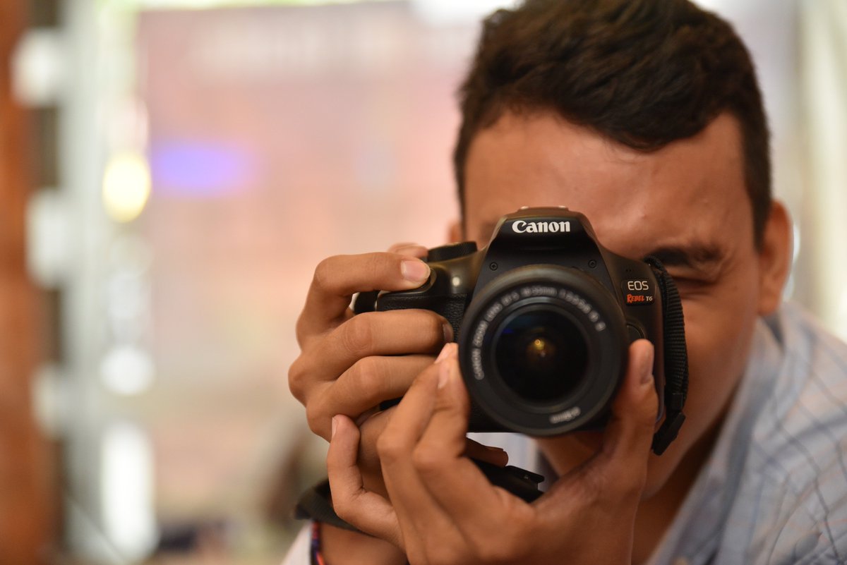 luis0519's tweet photo. Miércoles de descuentos, ven y pregunta por las promociones que tenemos para ti, ESTUDIOS FOTOGRAFICO, IMPRESION DE FOTOS, MARQUETERIA PARA FOTOS Y DIPLOMAS, y mucho más, inf: wp (3102827897 - 3102126689), nos encontramos en la ciudad de Cúcuta - N. de S. https://t.co/auH9uNQfo9