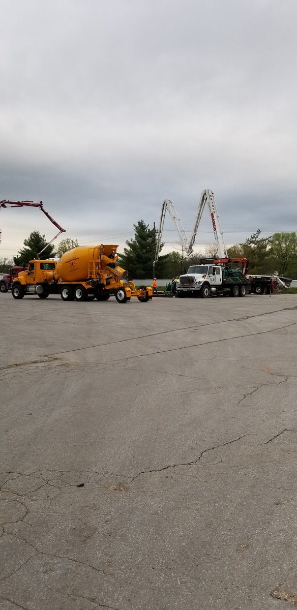 Mary_AnnRojas's tweet photo. Are you ready! Largest construction/trades career expo in the Midwest Getting ready for the big day! #sgfjobs #buildmyfuture #partnerships https://t.co/oRbjQf816l