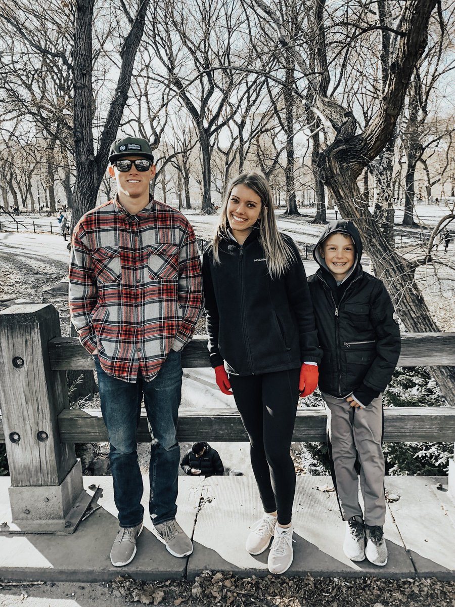 sydneyhunt02's tweet photo. #20 what a huge stepping point into the life ahead!! Thank you for being strong, loyal and competitive and showing me that I can do anything I set my mind too. I am extremely proud of all that you have become. Happy Birthday T 🥳💓 https://t.co/iQ9STqcNGA