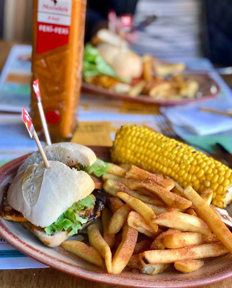 You know they're the one when they say those magic words … "Shall we get a <a href="/NandosUK/">Nando's</a>?"  😂

(📷:rehanas_food_diaries)