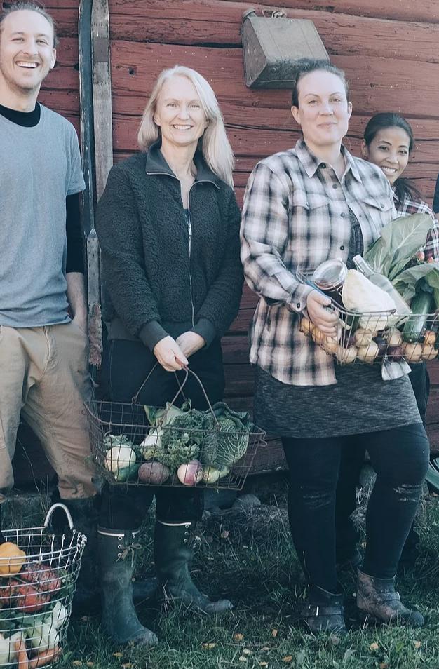 ResolveConserve's tweet photo. What does Resolve mean by “Design for Social Innovation”? Through highly visual and experiential tools, Resolve works to empower vulnerable groups in the co-creation of sustainable long-term solutions. Because empathy is key for behavioral change. #resolveconservation https://t.co/mWyVL2OdPw