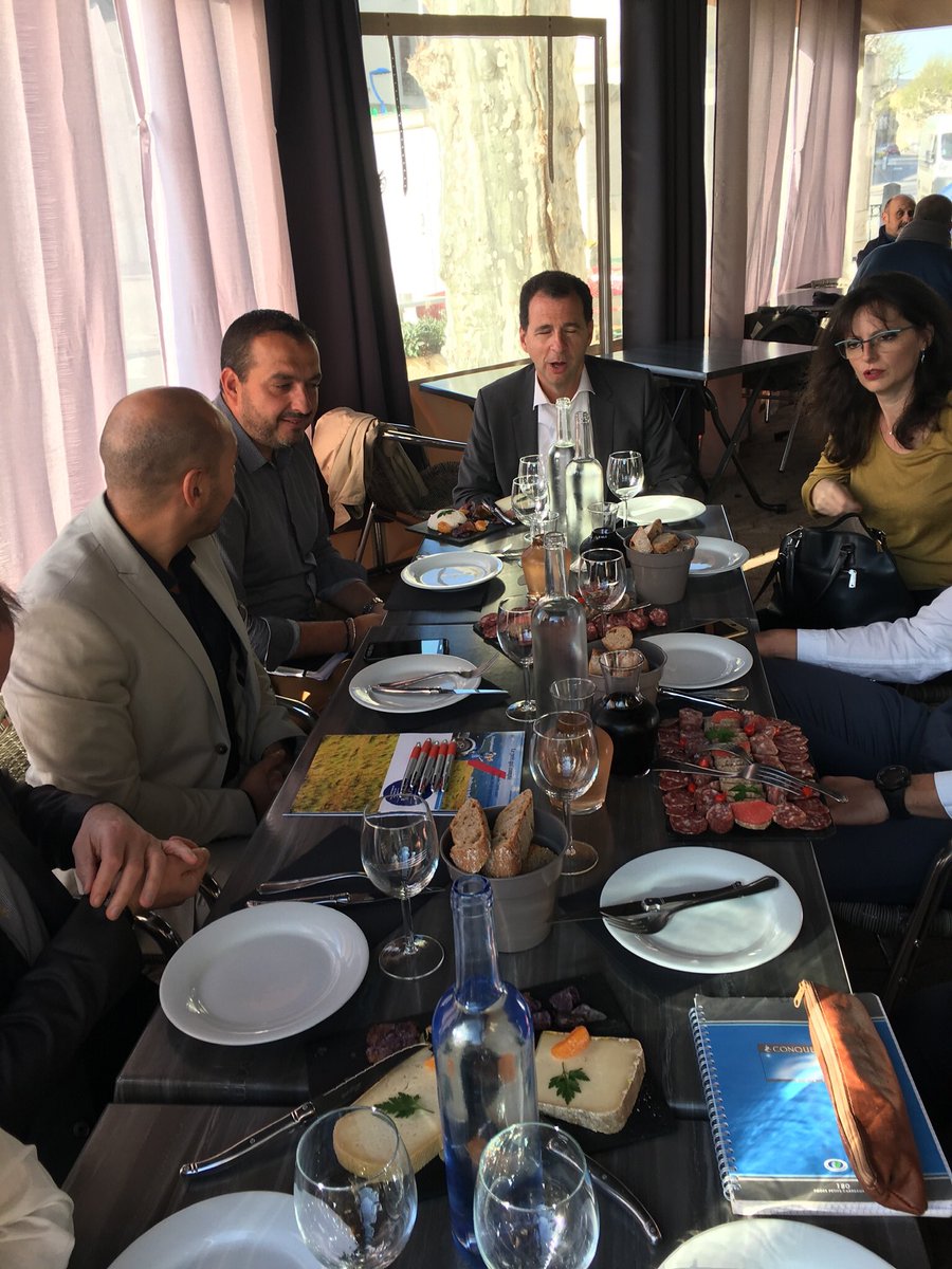 GeryM's tweet photo. #Axa #AssurBanque #TourAXABanque A la rencontre de nos super Agents AssurBanque et de leurs équipes 👍Croissance Confiance et Convivialité 😊 https://t.co/K8L41sWgvn