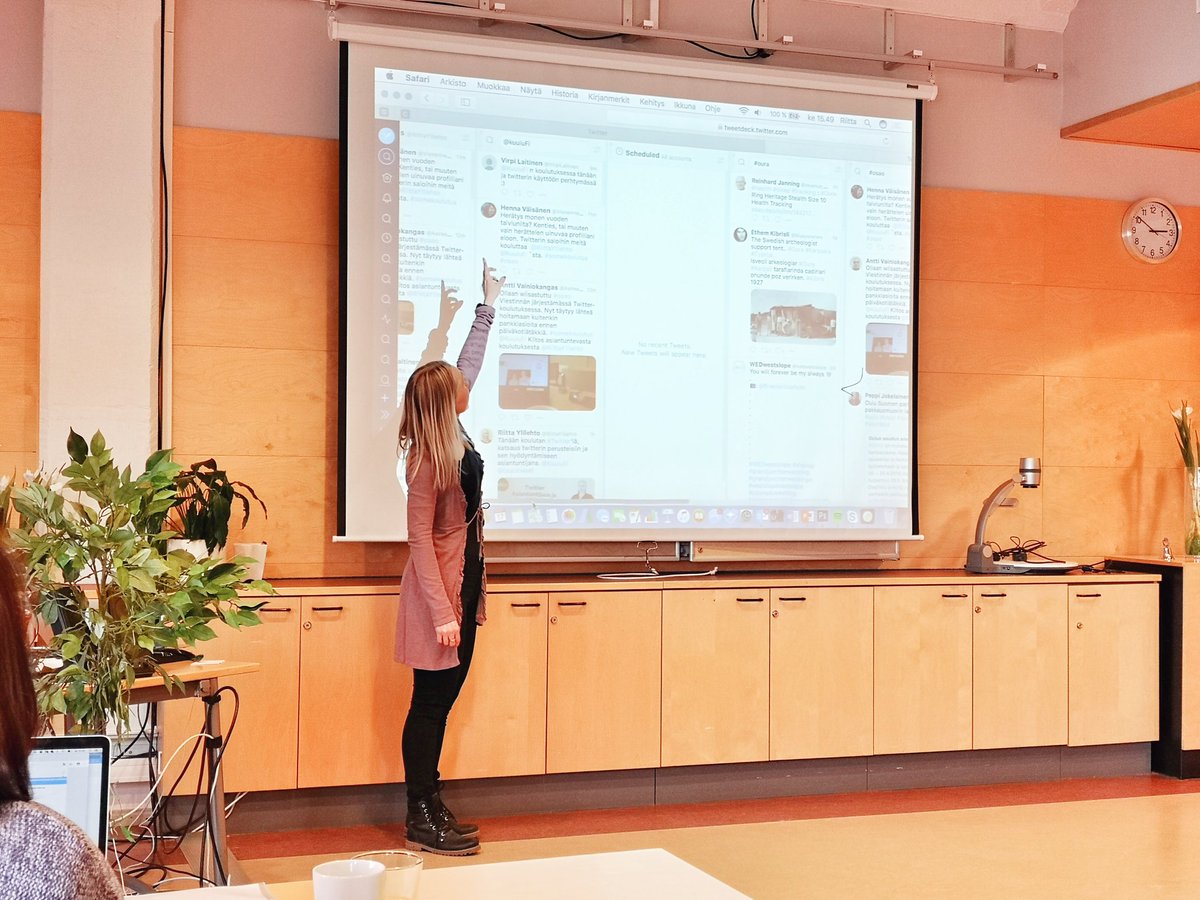 peppij's tweet photo. OSAOn somekoulutukset jatkuu yhteistyössä Kuulun kanssa. Tänään oli vuorossa Twitter ja @RiittaYlilehto. Kiitos hyvistä vinkeistä! | #osao #kuulu #markkinointi #digimarkkinointi #viestintä @osaotweet https://t.co/qY2gfCC5eY