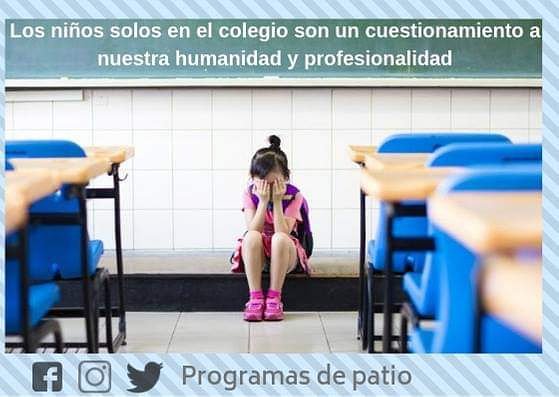 ProgamasP's tweet photo. ¿Nos preocupa realmente que los niños pasen tanto tiempo frente a una pantalla? Deberíamos implicarnos, entonces, en que no haya niños solos durante los recreos.
#inclusion #programasdepatio #patiosdinamicos #autismo https://t.co/Y0dJharBMn