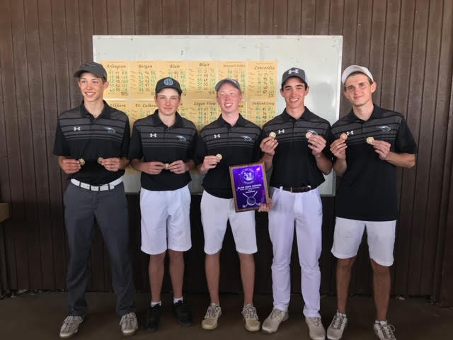 SkuttCatholic's tweet photo. Scouring the archives this morning . . . Boys shot an impressive 297 team score yesterday.  Has to be close to the best team score ever recorded by a SkyHawk golf team!  Go Hawks!!!! https://t.co/vnnGEqVZGW