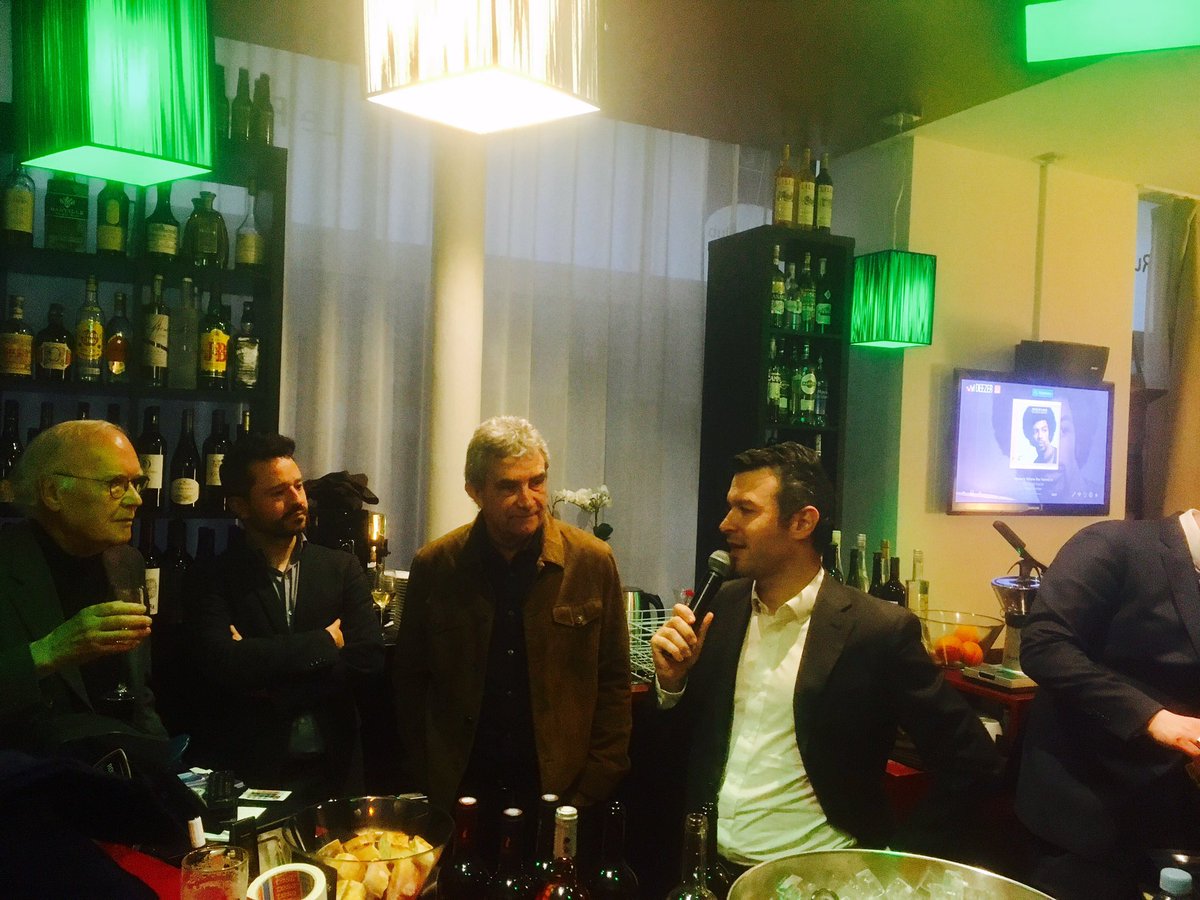 stephanoisparis's tweet photo. Énormément de monde hier soir au Rugby Club pour une soirée exceptionnelle autour du plus parisien des stéphanois, Dominique #Rocheteau ! L'occasion pour l'actuel Directeur sportif des Verts d'échanger avec nos membres et de dresser un 1er bilan de la saison de @ASSEofficiel ⚽️💚 https://t.co/X0QBqeSb2r