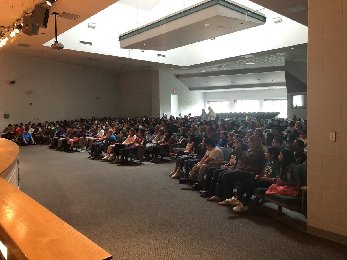ahaines0915's tweet photo. Welcome Future Generals! Lots of excitment in the auditorium this morning @matthewwygal @mrboula https://t.co/RtUkHR3fRI