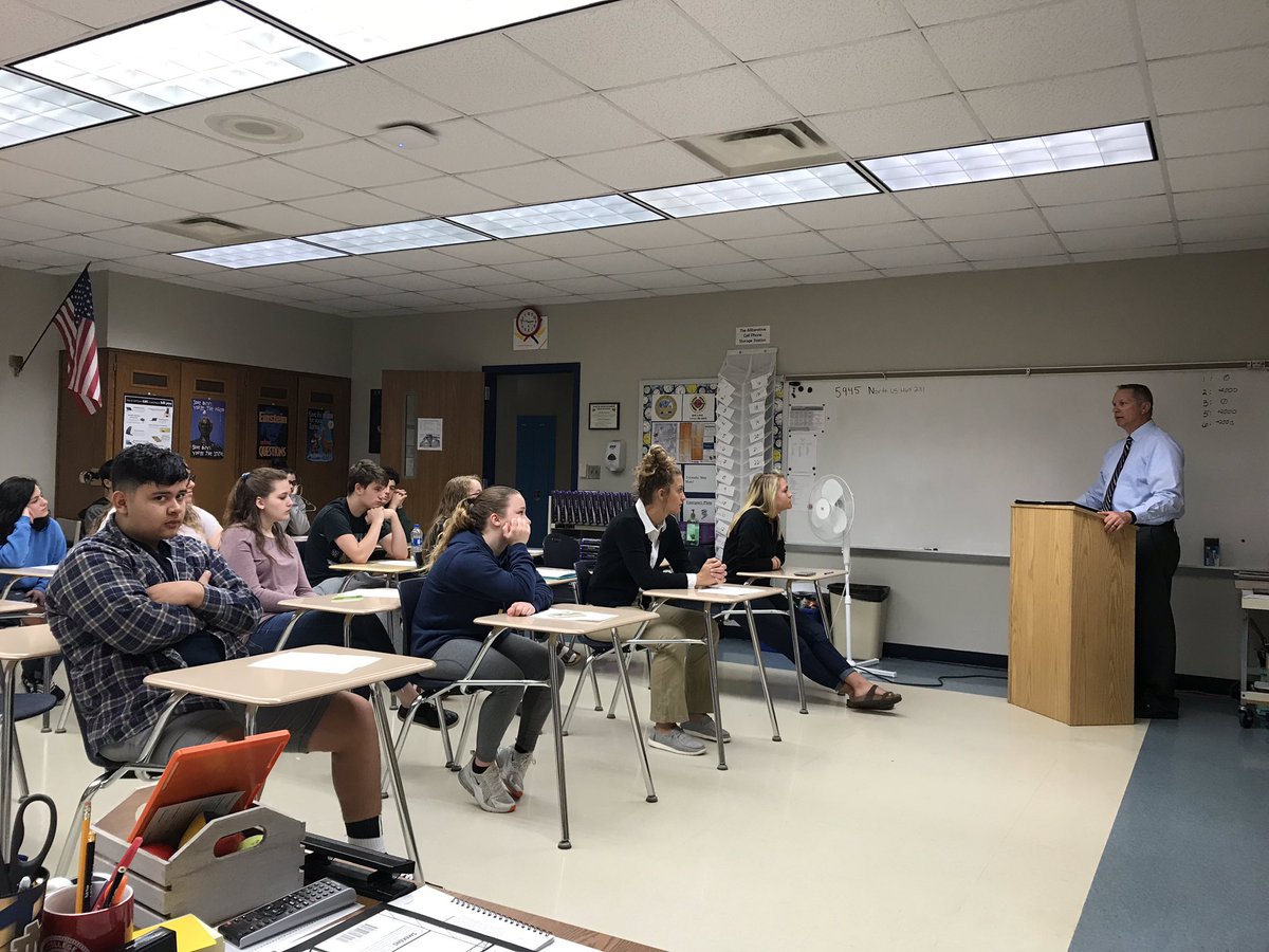 Chief of Police Norman putting the good word out to NMHS students about becoming police officers for Career Day. Thanks <a href="/C_VillePD/">Crawfordsville Police Department</a>! <a href="/Gutheducation/">Mr. Guthrie</a> <a href="/NMCSCTrueNorth/">North Montgomery</a> <a href="/NMHSinfo/">North Montgomery HS</a> <a href="/NMHSCounselors/">NMHS Counselors</a>