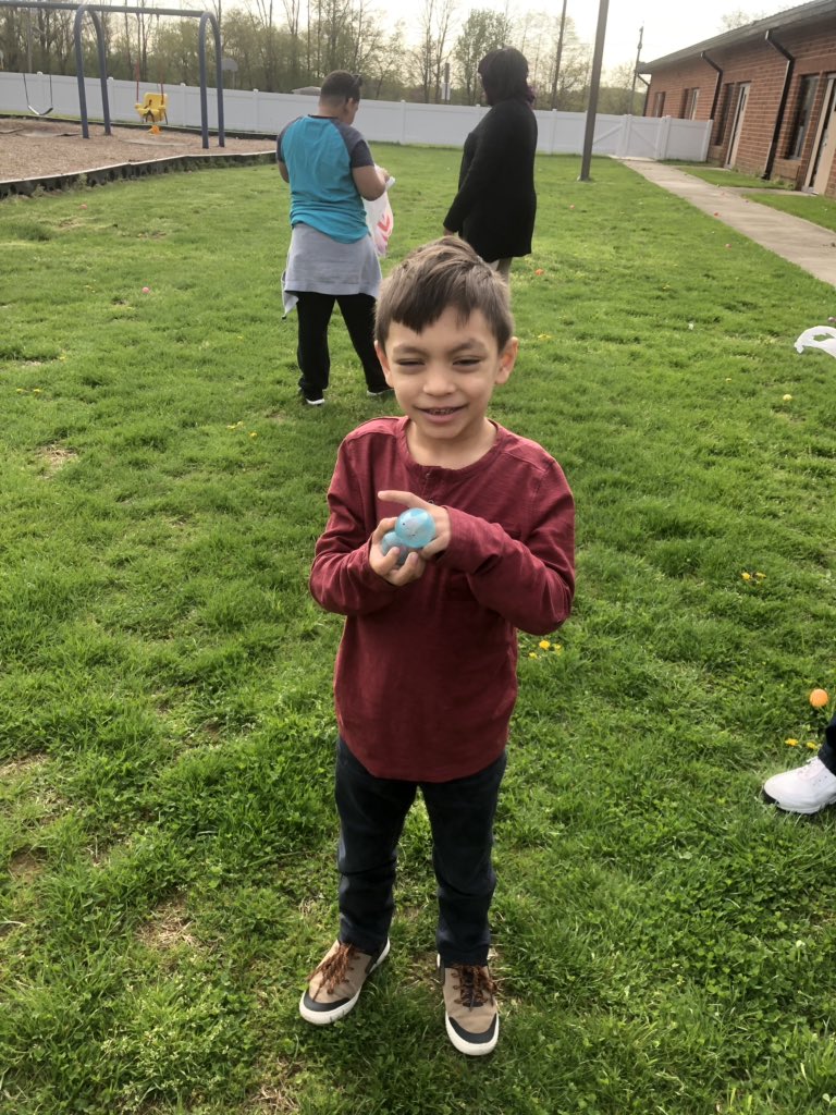 misschelsea518's tweet photo. Beautiful day for an egg hunt! #bcssdpride #bcsssdtweets https://t.co/WzDW2m6UBd