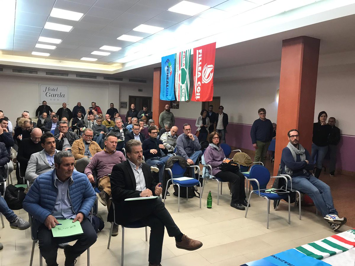 FilcaCisl's tweet photo. Trattativa in salita per il rinnovo del #contratto #lapidei, i #sindacati annunciano lo stato di agitazione. 
https://t.co/9hbhsCHakE #marmpo #cave #lavoro https://t.co/G8LP1MxDLW