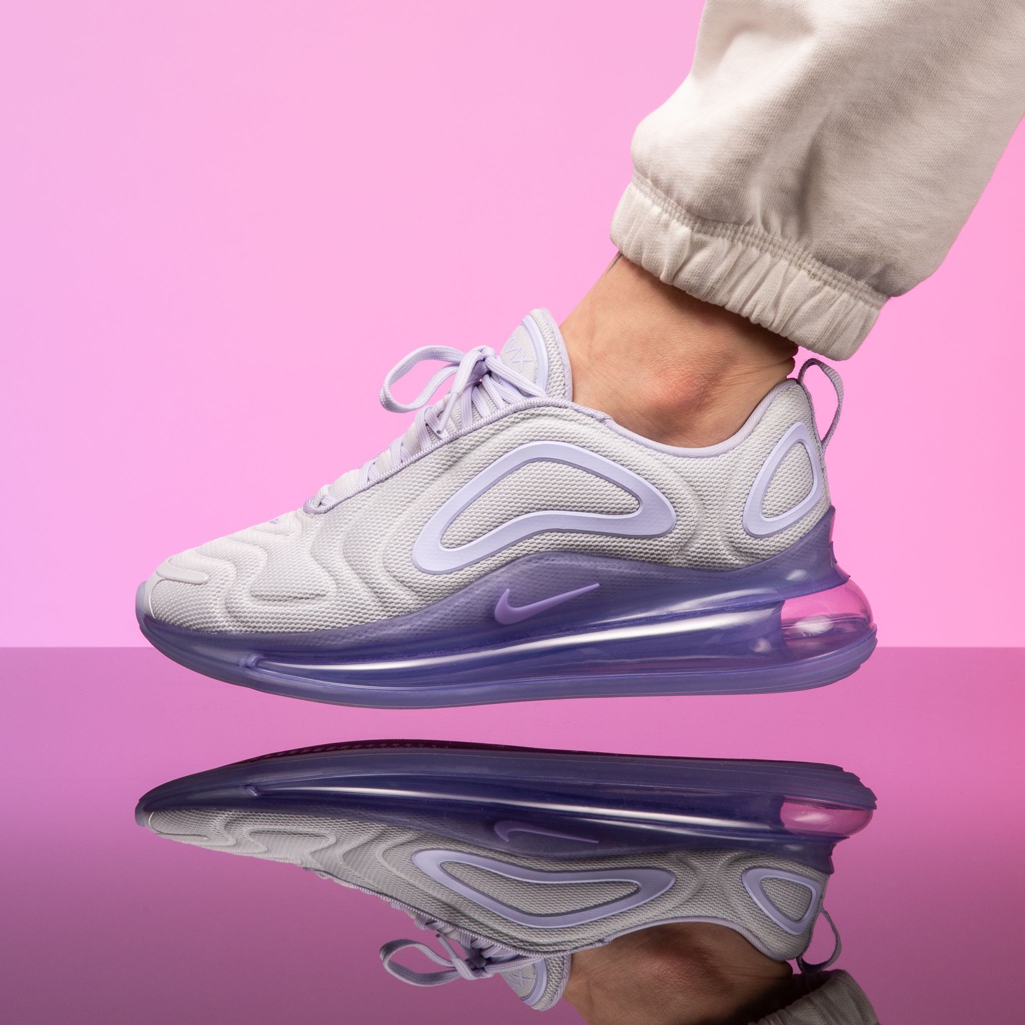 nike air max 720 platinum purple