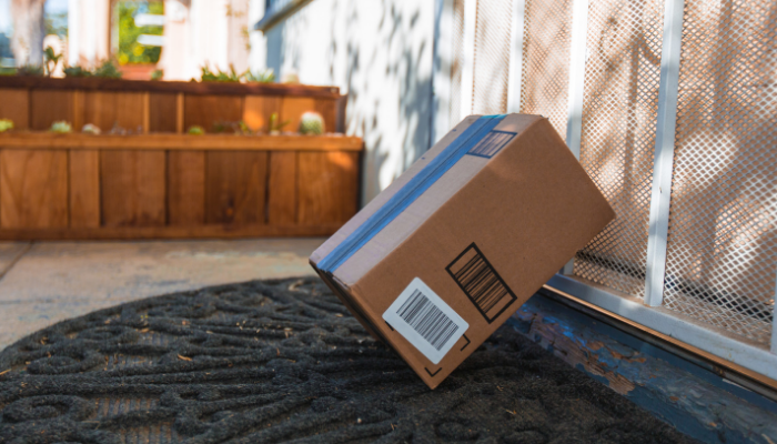 EU_IPO's tweet photo. Are you a regular online shopper? Beware of #fakes landing on your doorstep!

A study finds that over 60 % of seizures of counterfeit and pirated goods come in parcels containing up to ten items. Learn more: https://t.co/u02UpdCesK. #GlobalFakeTrade https://t.co/cqDWjeimvu