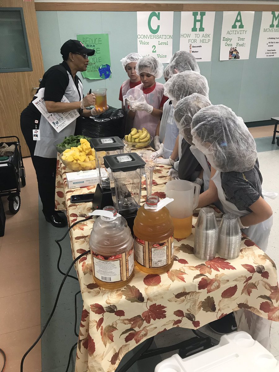 ARockenBrown's tweet photo. Thank you @LTCafes and @HEB for helping our 3rd graders make Green Mustang Smoothies this morning! @HicksSamuel @StephanieBudai #LWElearns #LearningTogether https://t.co/L35gpGh7rK
