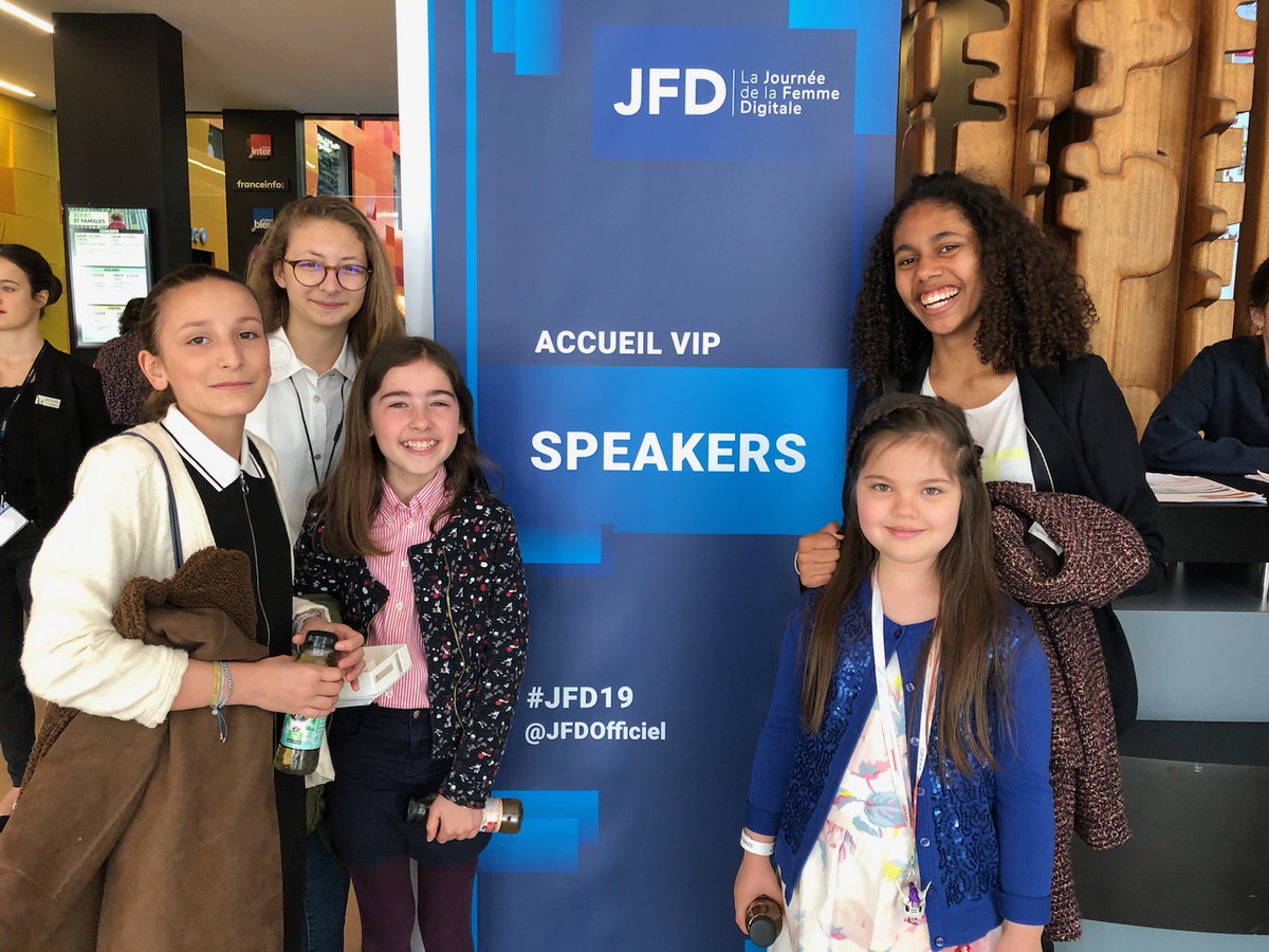 MagicMakersAt's tweet photo. Les voilà nos jeunes Makers, prêtes à se présenter et à présenter leurs projets ! #JFD19 #proud https://t.co/RDcJoKp3XJ