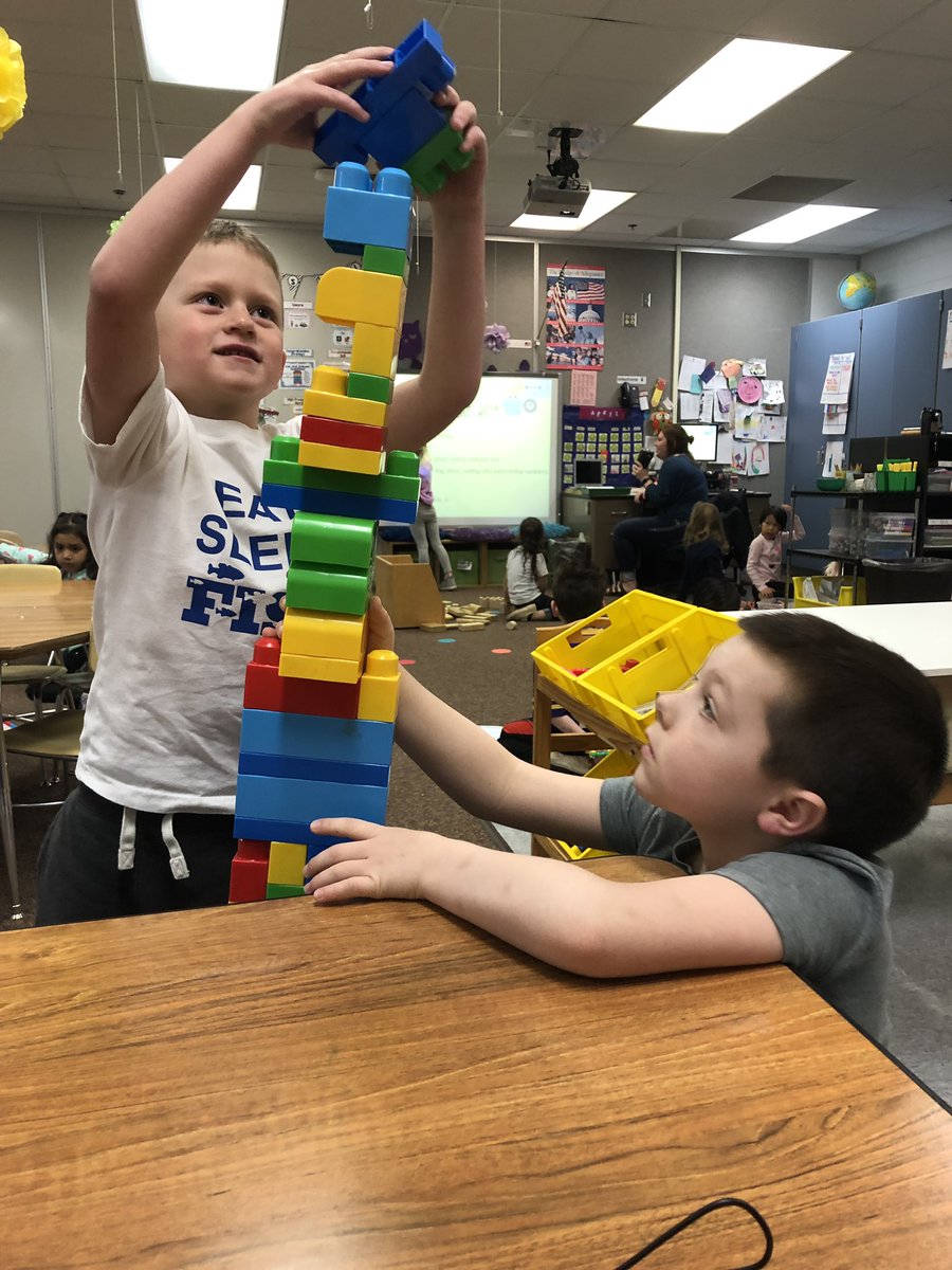 MrsFreeman_K's tweet photo. Teamwork makes the dream work! #STEM https://t.co/dnVAseMj3l
