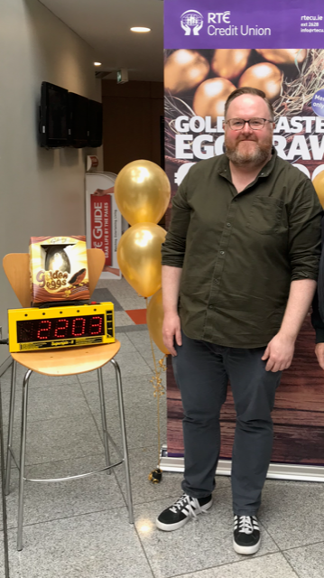 RTE_CU's tweet photo. 🐣🐰🐣 GOLDEN EASTER EGG DRAW🐣🐰🐣

Day 3 €3,000 - Edgars Tilindis!

Pictured is Joe Kavanagh (Director) with the lucky winner Edgars. Many thanks to Gareth Naughton also pictured for picking out the winner and taking home a golden easter egg!

#Easter2019 #rtecu #winners https://t.co/BS9RIZ6q9R