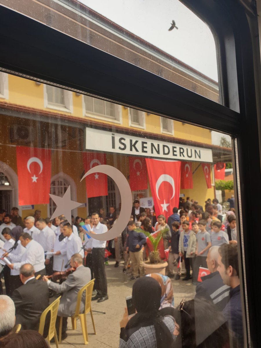 kooperatiftreni's tweet photo. Sosyal Kooperatif Eğitim ve Tanıtım Treni İslenderun Garı Karşılama Töreni büyük bir coşkuyla gerçekleşti. Törenin ardından bilgilendirme toplantısı ve konuşmalar ile etkinlik devam etti. https://t.co/5UNjODF4EU
