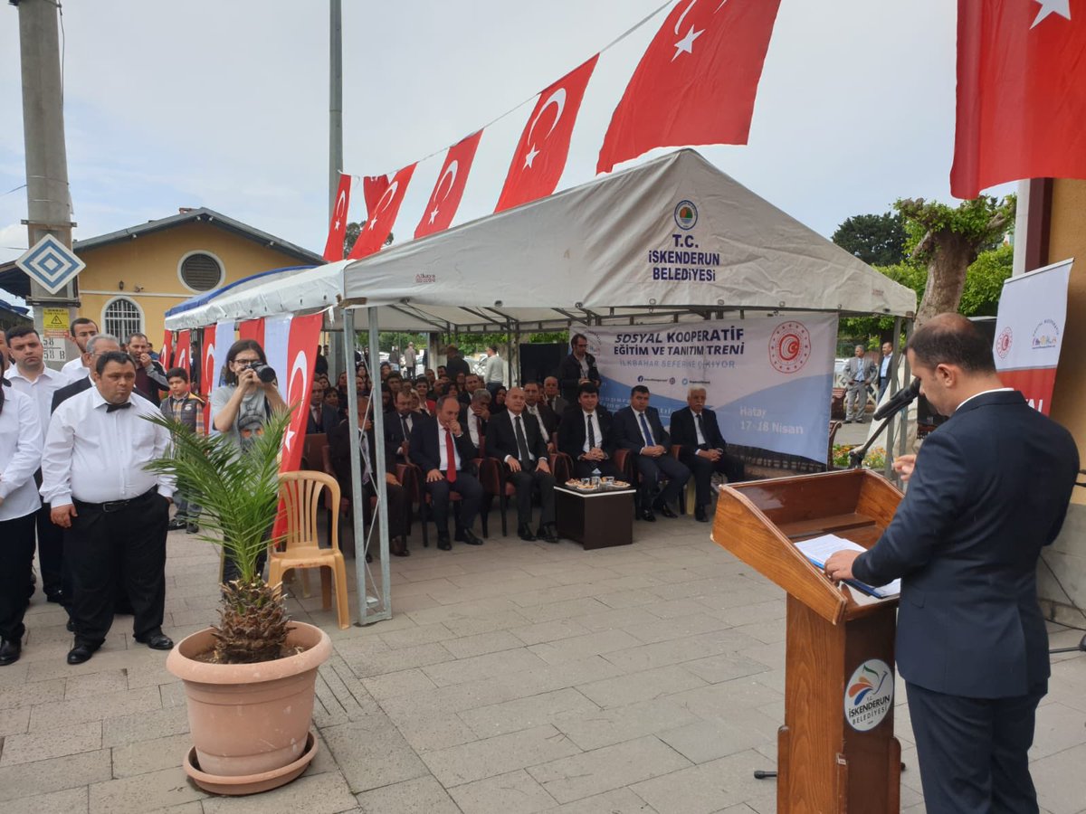 kooperatiftreni's tweet photo. Sosyal Kooperatif Eğitim ve Tanıtım Treni İslenderun Garı Karşılama Töreni büyük bir coşkuyla gerçekleşti. Törenin ardından bilgilendirme toplantısı ve konuşmalar ile etkinlik devam etti. https://t.co/5UNjODF4EU